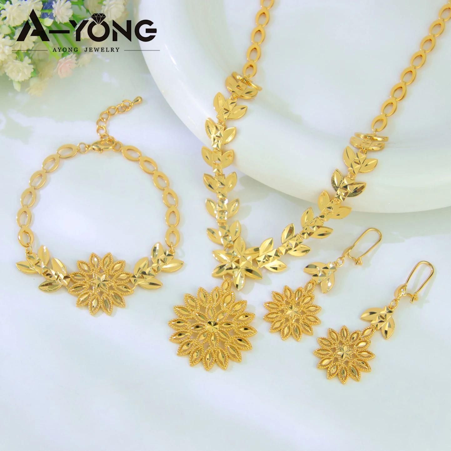 Fashion Design Earrings Jewelry Flowers Hollow Sun Gold Plated Necklace Dubai Gold Jewelry Set