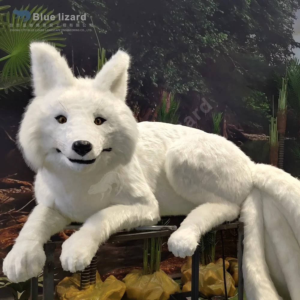 Vivid Indoor Decoration Park Animatronic Life Size Fox
