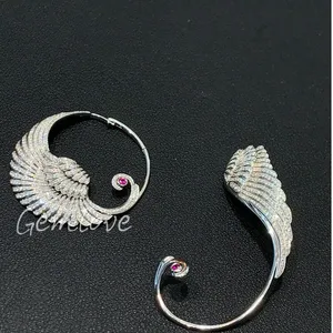 Fashionable Women's 18K Gold Swan Wing Diamond Stud Earrings - Set with Lab-Grown Red Gemstones, Perfect for Party Occasions