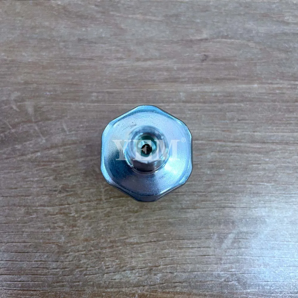 D722 Oil Pressure Sensor 15841-39013 for Kubota Excavator Engine 5