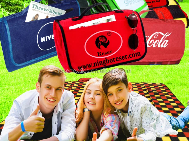 Custom Logo Large Square Folding Carrier Outdoor Sand Proof and Waterproof BBQ Picnic Blanket Mat Acrylic Camping Mat Bulk