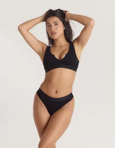 Sexy Underwear with Notched Scoop Neckline Detail Wide Supportive Tank Straps Women Lingerie for Yoga Sexy Panties Wholesale