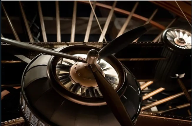 AVION DE CHASSE SON ET LUMIERE RETRO FRICTION