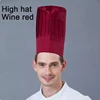 Sombrero alto rojo vino