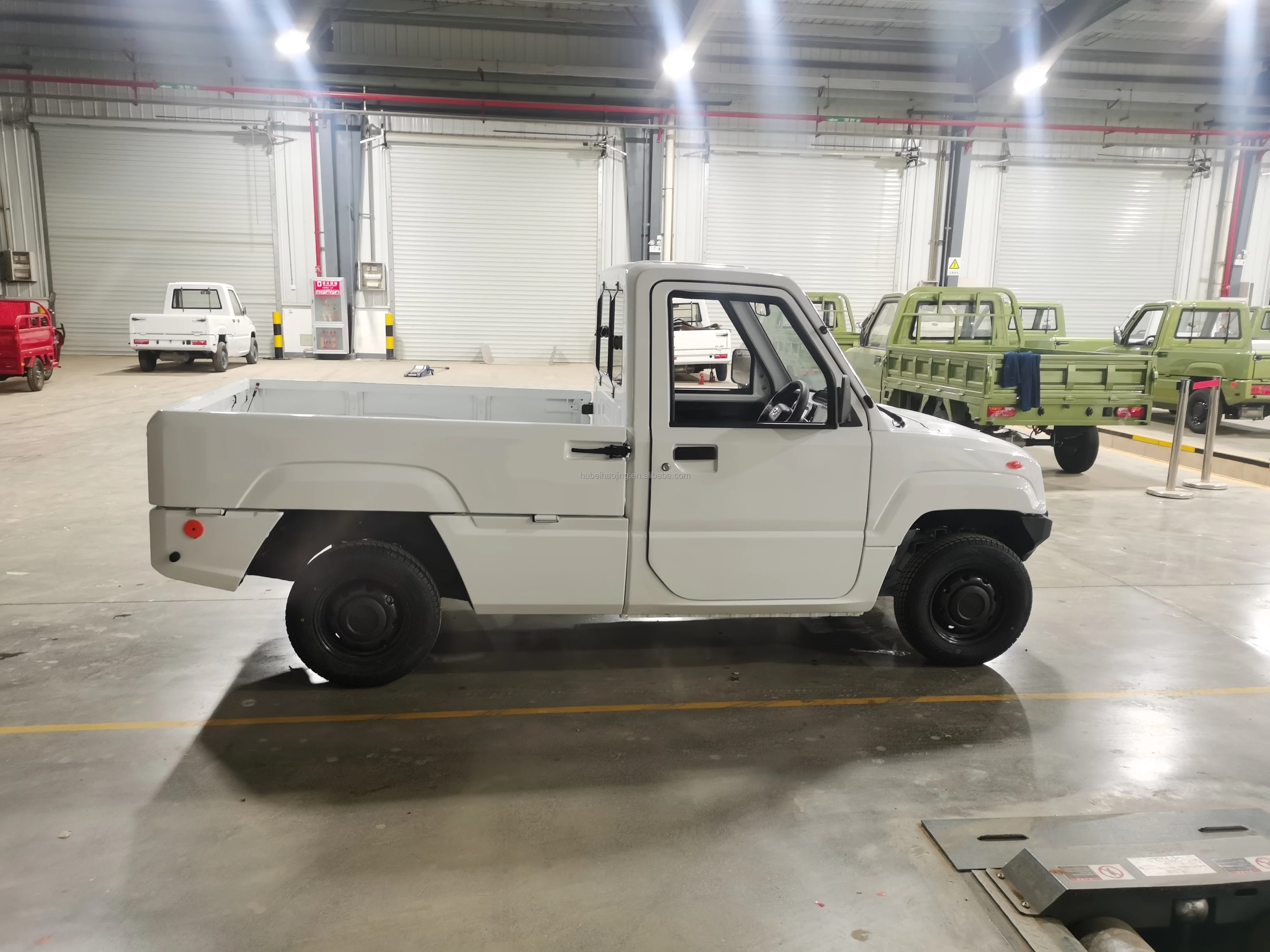 廉价纯电动皮卡4轮电动皮卡新能源汽车迷你电动卡车出售