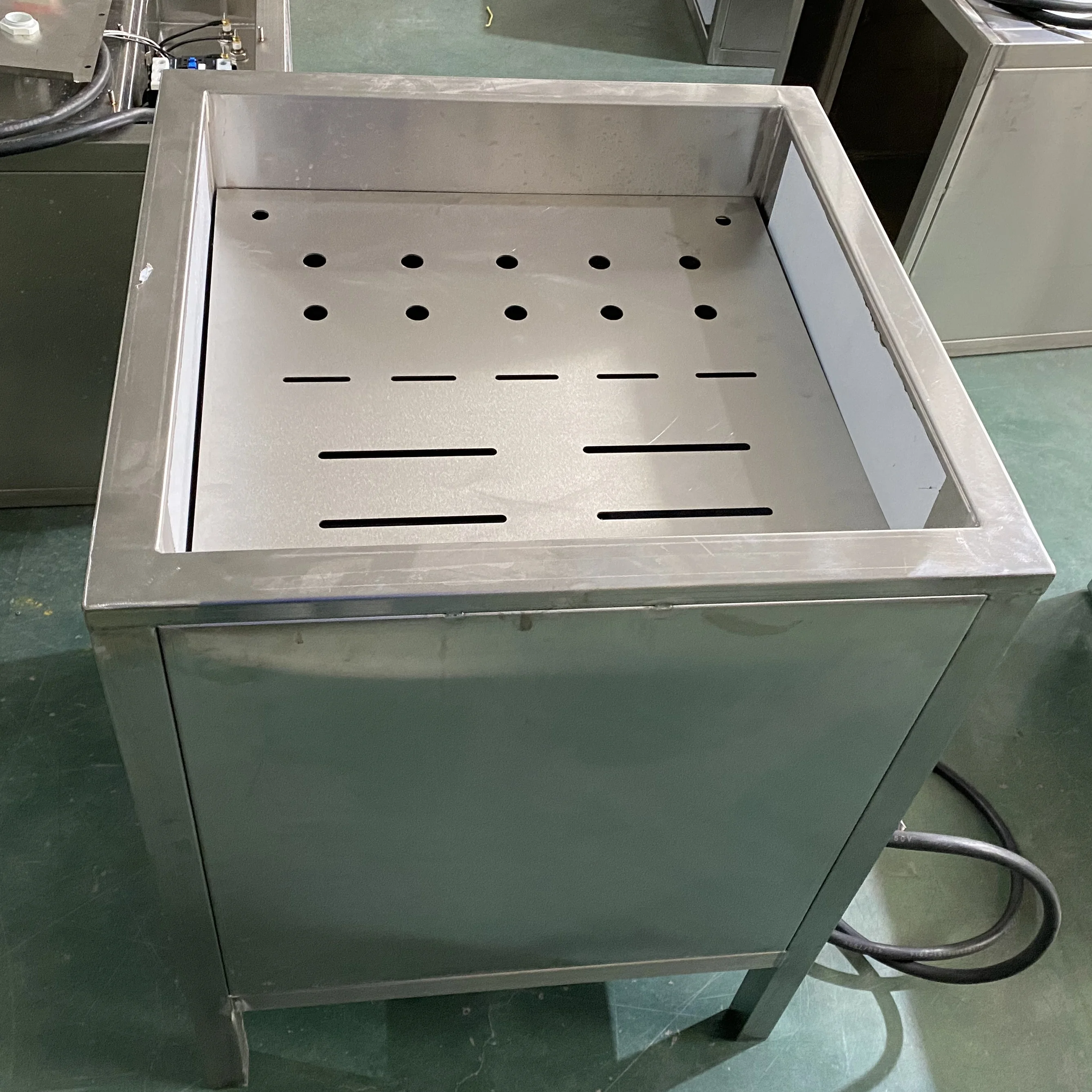 Slaughterhouses and meat processing plants washbasin sink sterilizers boot washers