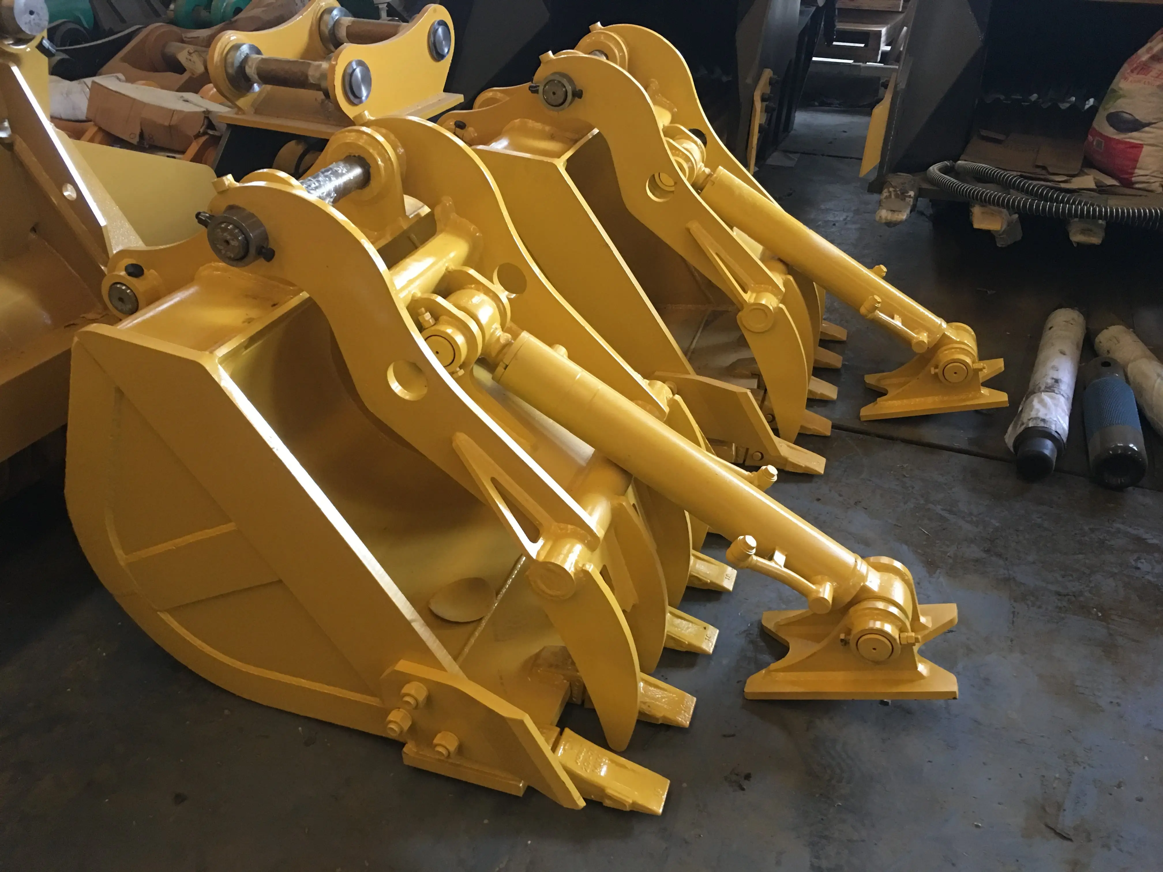 Hydraulic Rotating Skeleton Bucket for Mini Excavator Grab Thumb Demolition Sorting Attachment
