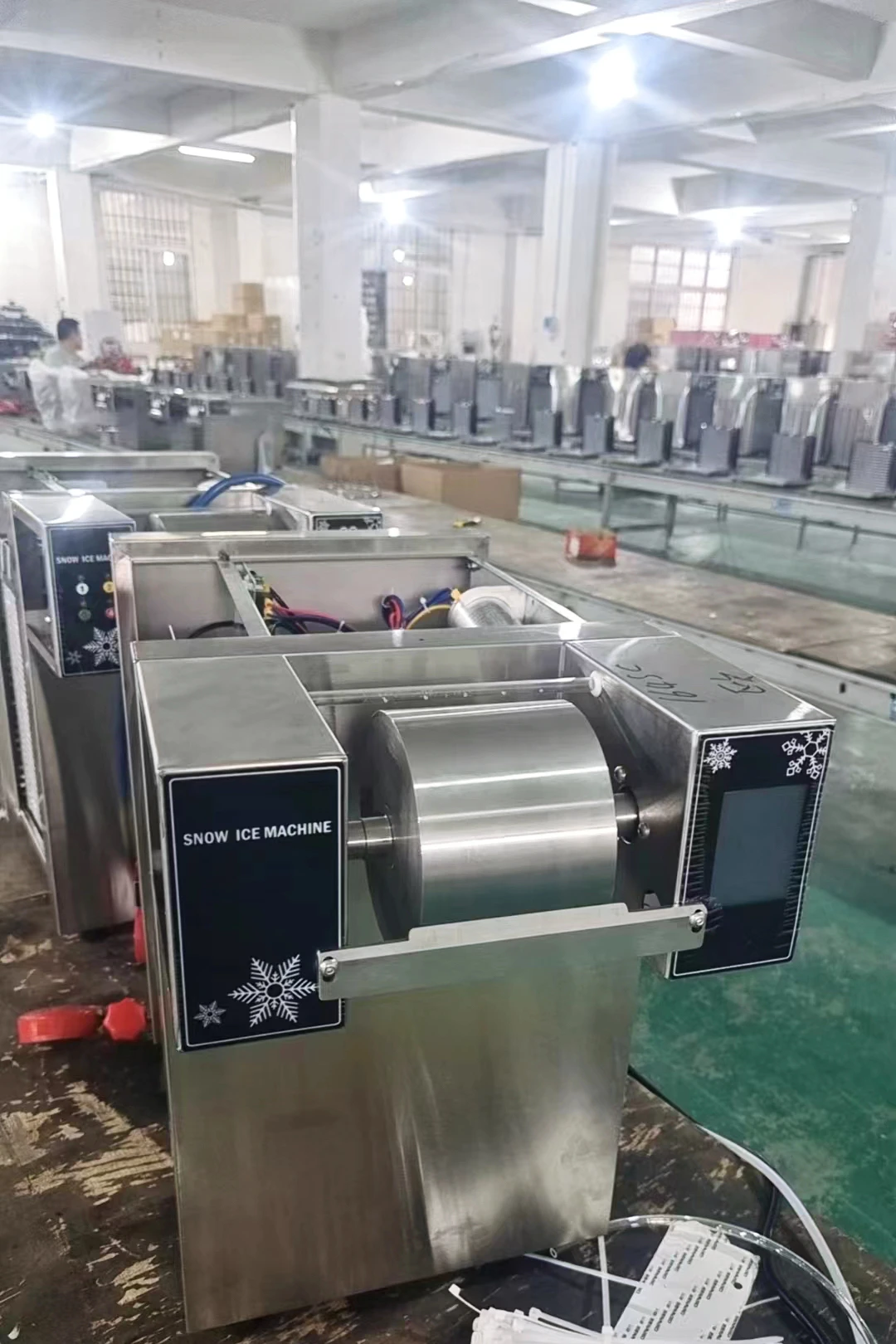 High Quality Touch Screen 4 Barrels Milk Snow Flakes Ice Cream Shaver Commercial Snow Ice Machine