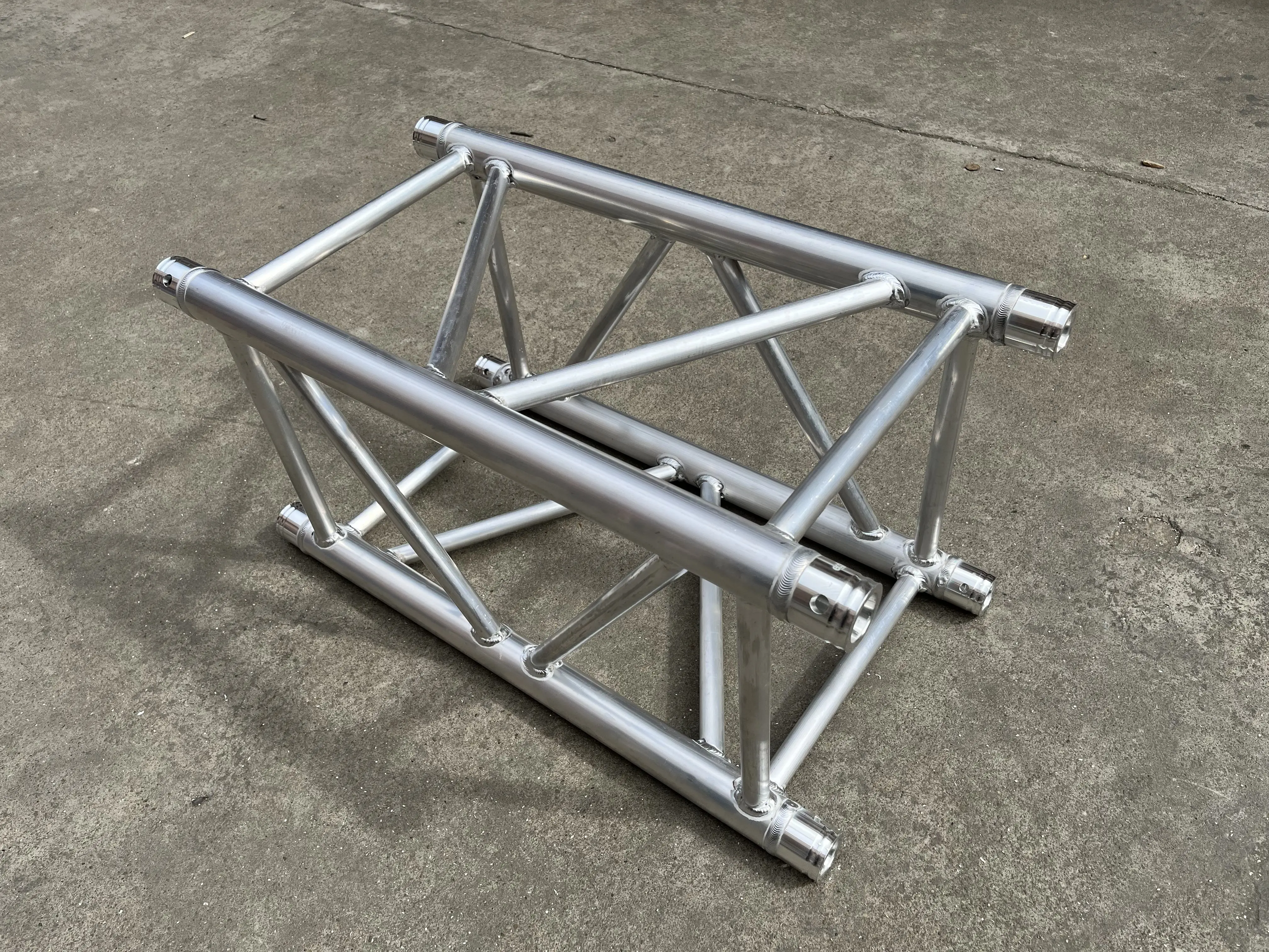 Custom 400*400mm Aluminum Alloy Truss Flat Top Light Stand Portable Round Stage Roof Truss for Stage & Event Use supplier