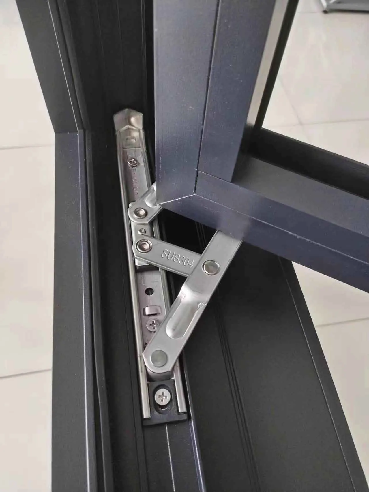 TOMA High Quality Heat and Sound Insulation Anti Theft Tempered Glass Aluminum Casement Nailing Fin