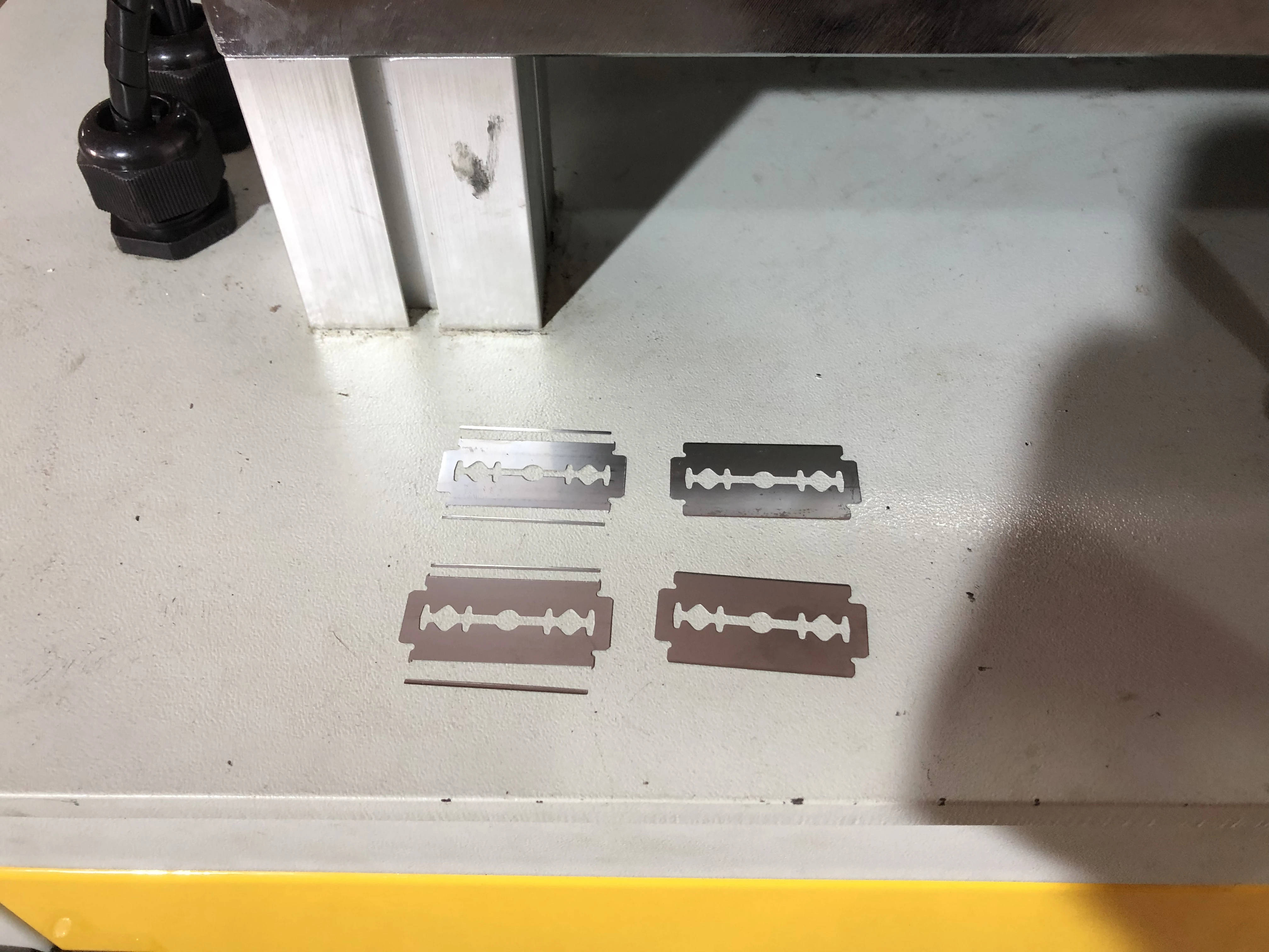 Alibaba.com: Efficient, Automatic Disposable Razor Blade Cutting ...