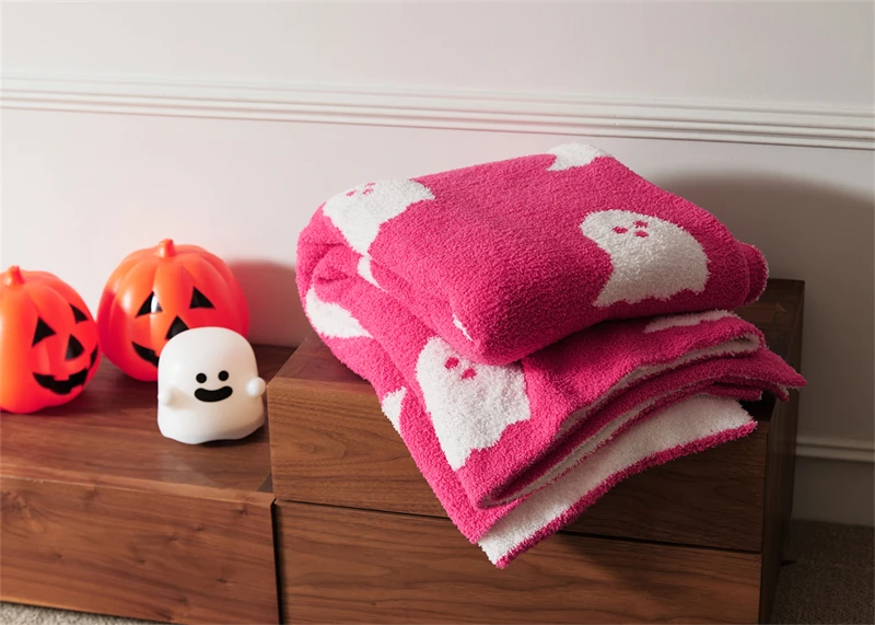 Winter softest plush cute ghost microfiber knitted throw blankets for adults and littles festival home decor YL details