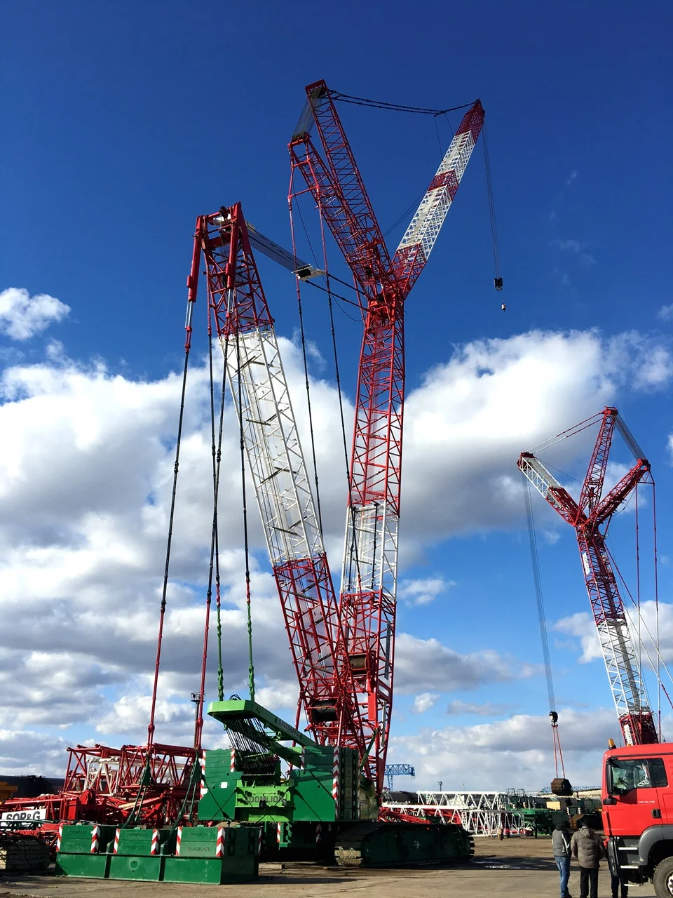 こんこん Top Quality Zoomlion 1800 Ton ZCC18000 Crawler Crane for