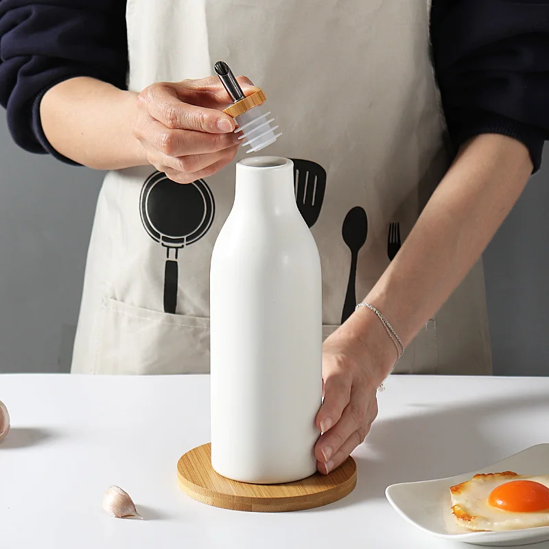 Custom Porcelain Cruet Set Handmade Ceramic Vinegar Olive Oil Dispenser Bottle for Kitchen
