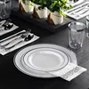 Assiettes larges/plates à bord argenté, tasses 10oz, couteau/fourchette/cuillère n°10