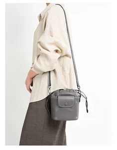Luxury Genuine Leather Women's Shoulder Bags Fashion Bucket Crossbody Bag Drawstring Shoulder Women's Bags Wholesale Products