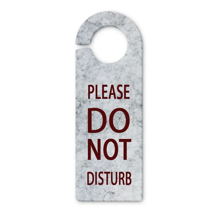 Не беспокоить доску на дверной бирке и знаках
