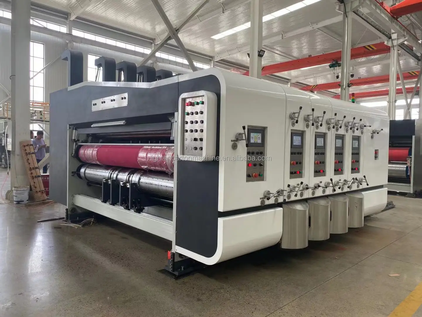 Высокоскоростная машина для производства картонных коробок flexo 2 3 4 вида цветов картонная печатная гофрированный принтер слоттер производителя