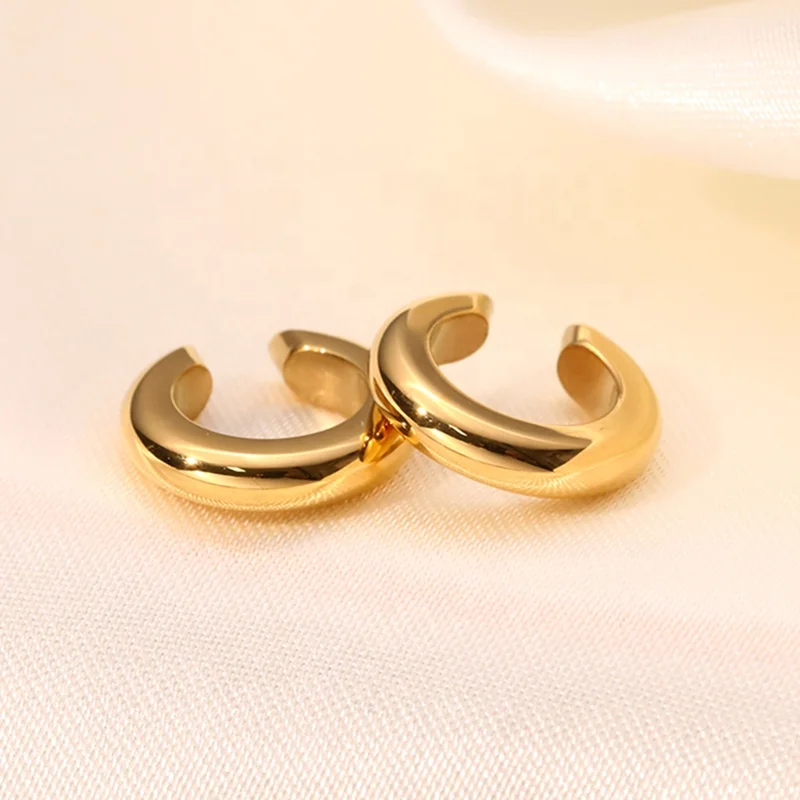BodyJewelryOnline Orecchini Finti A Clip, Illusione Metallica, 16 Gauge, Acciaio Inossidabile, Colore Oro, Per Chi Non Ha Fori