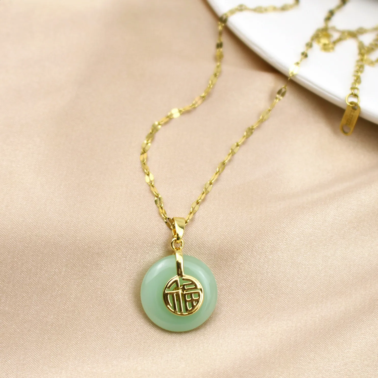 New Design Chinese Fu Jade Necklace 
