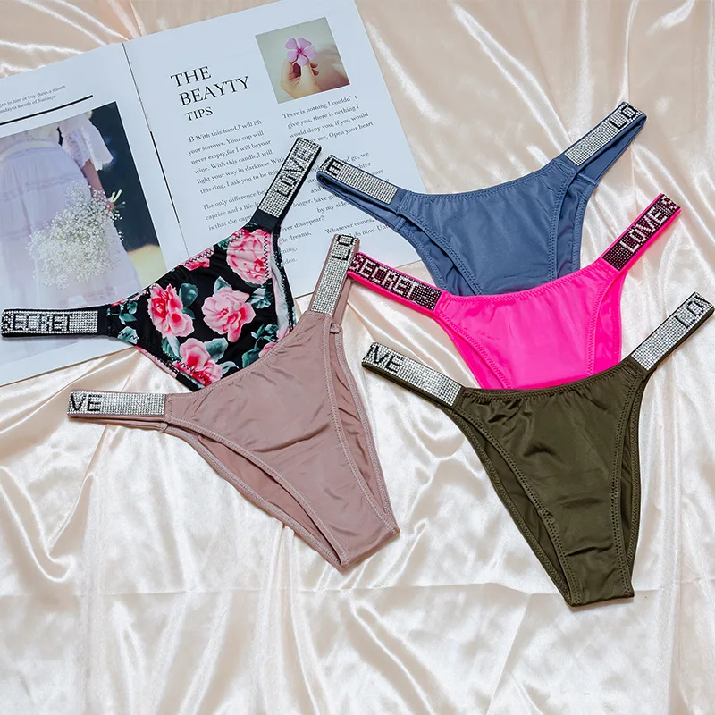 yalangoch gimnastikachilar bolinishlarni bajarishadi