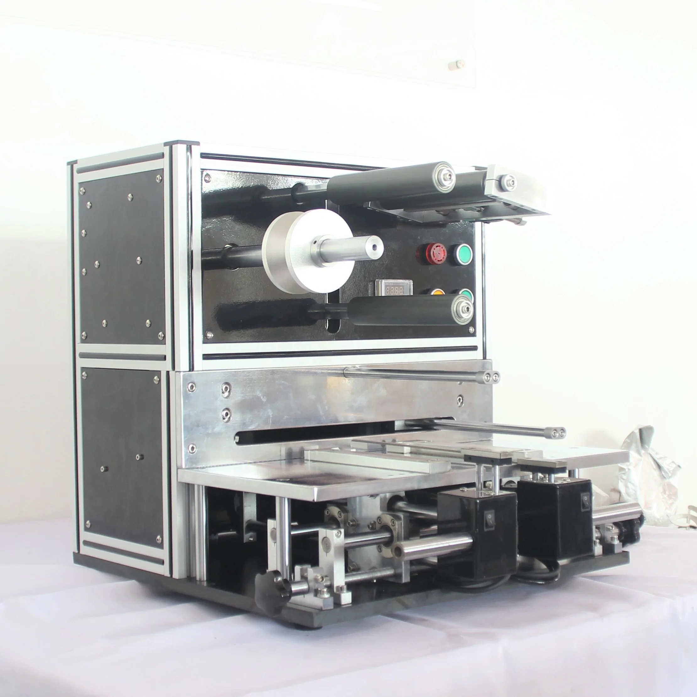 Laboratory use electrode stacking equipment for pouch cell battery