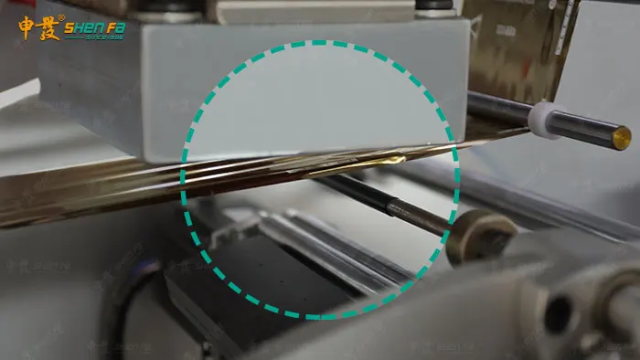 化粧品のペン フル オートマチックの多色熱熱いホイルの切手自動販売機はのための鉛筆を構成する