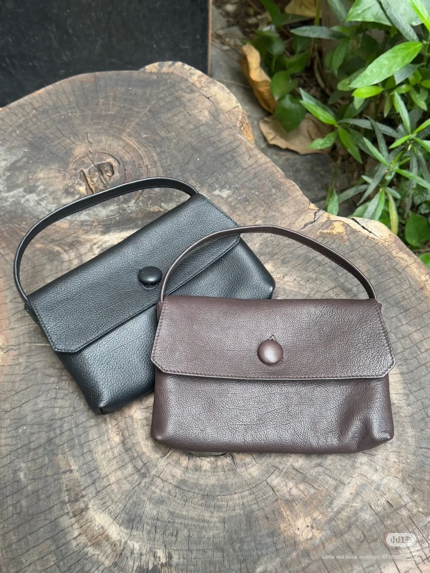 High-end Row-Style New-Style Sally Women’s Premium Genuine Leather Urban Simplicity Minimalist Design Button Detail Flap-Style