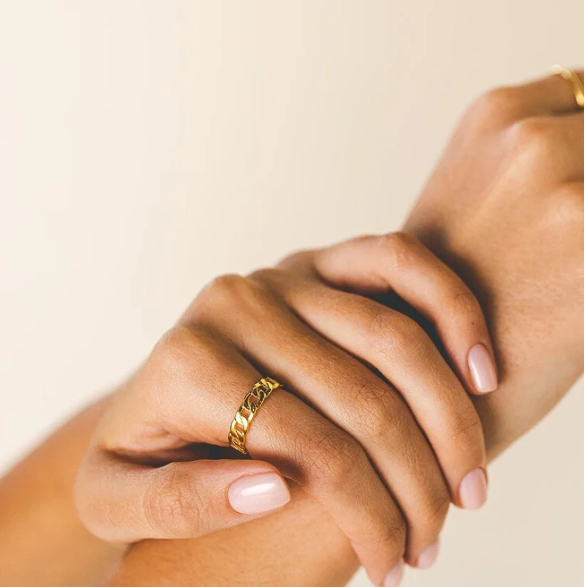 anillo de cadena cubana de oro para mujeres Anillo relleno de oro de 18 quilates anillo de esmalte negro anillo de oro ancho anillos de sello de oro cuadrado anillo de apilamiento cuadrado Joyería Anillos Anillos midi 