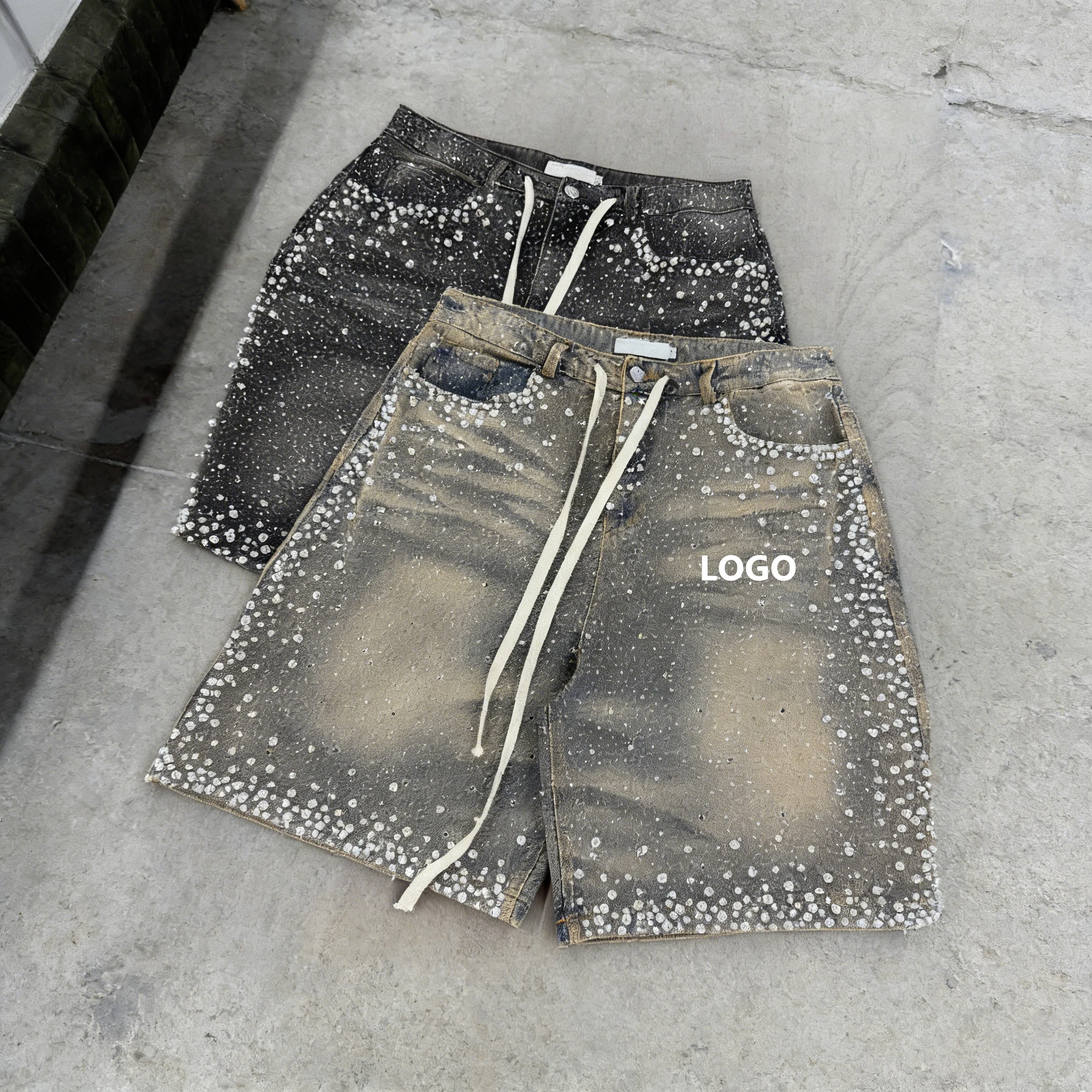 Custom Logo Front Manufacturer Streetwear Vintage Wash Mid Waist Button Fly Cargo Print Men's Jeans Shorts Rhinestones Denim