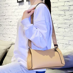 A-45 Wholesale In-Stock 2026 Spring New High-Grade Leather Women's Messenger Bags Simple Design Handbag with Polyester Lining