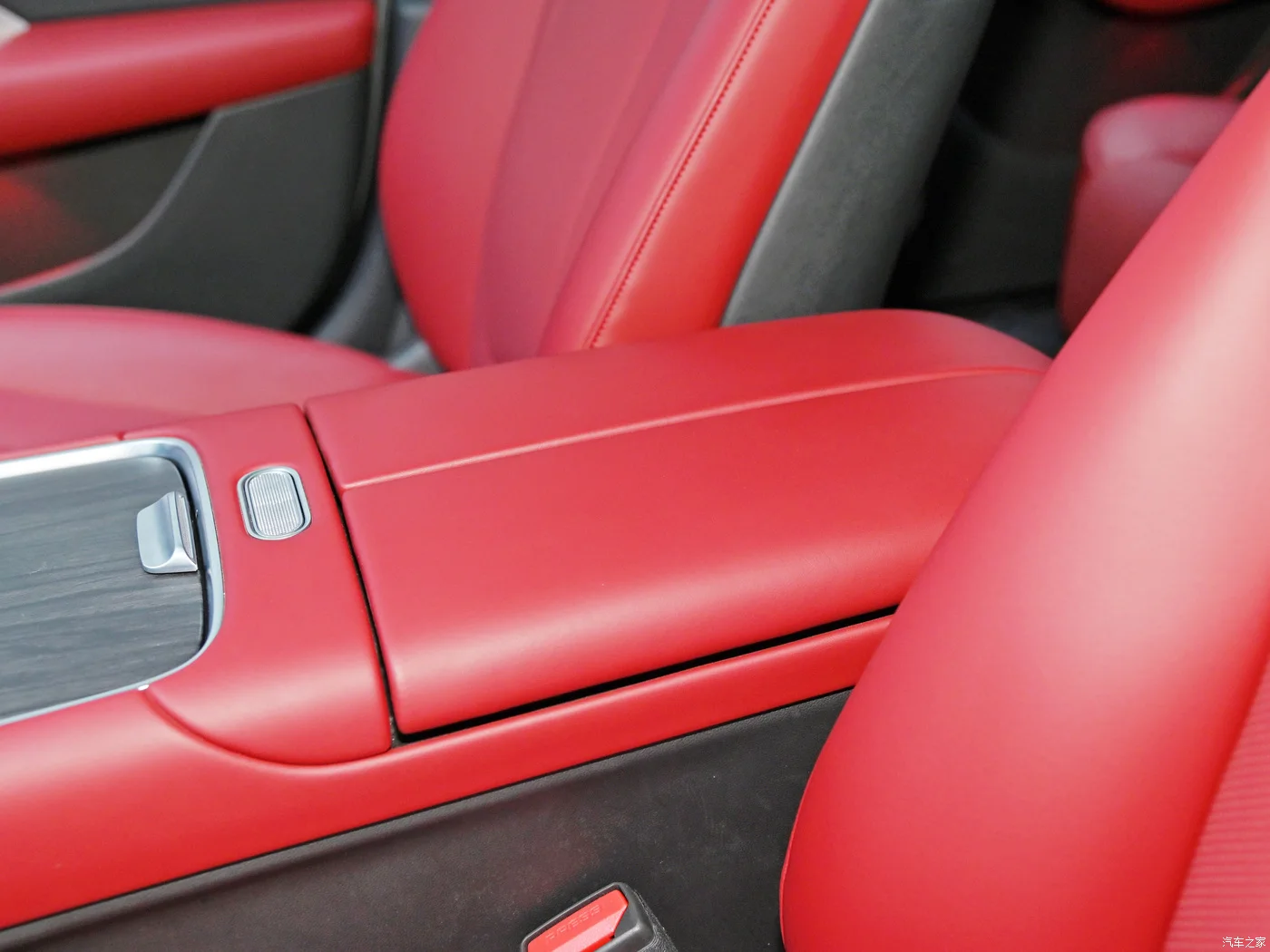 Luxeed S7 Sedan Electric Car EV 215kw/679nm R19 Rear Drive Max LHD Used Car For Sale