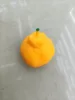 Blocs de construction de balles orange faits à la main dans un sac