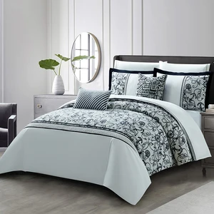 Customized Luxury Jacquard Quilt Set Comforter Duvet Cover with Vintage Pattern Woven Home Textiles