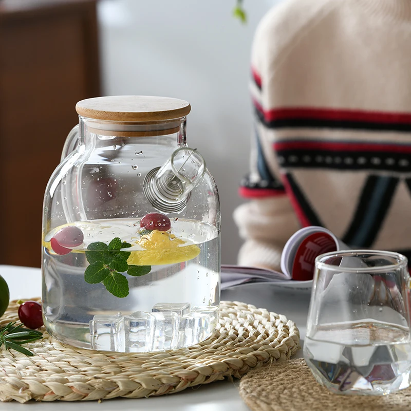 Caraffa per acqua in vetro borosilicato da 1250ml con coperchio in bambù -  GZ2301726002