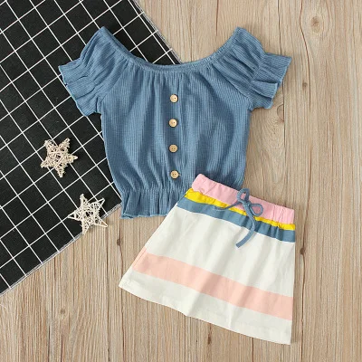 
Новый Модный комплект одежды для маленьких девочек, летний топ с открытыми плечами + юбка в полоску, комплект из 2 предметов, Европейский Детский костюм 