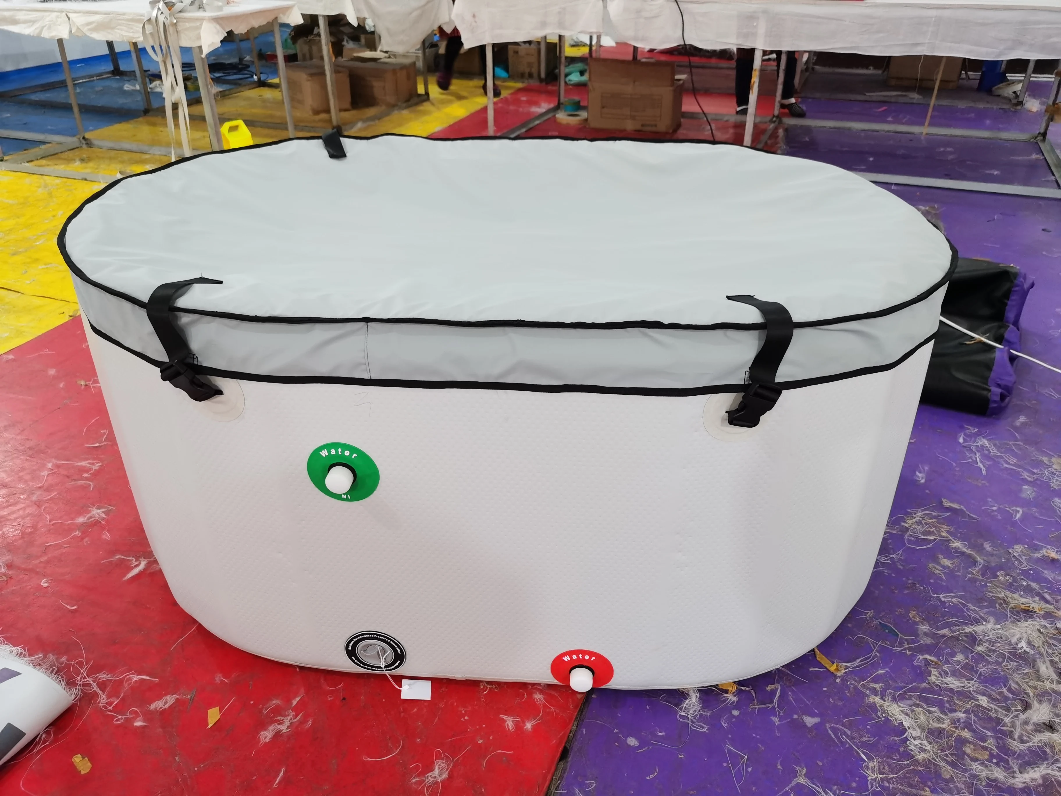 Portable Ice Bath Inflatable Hot Tub Cold Plunge Ice Bath With Steps