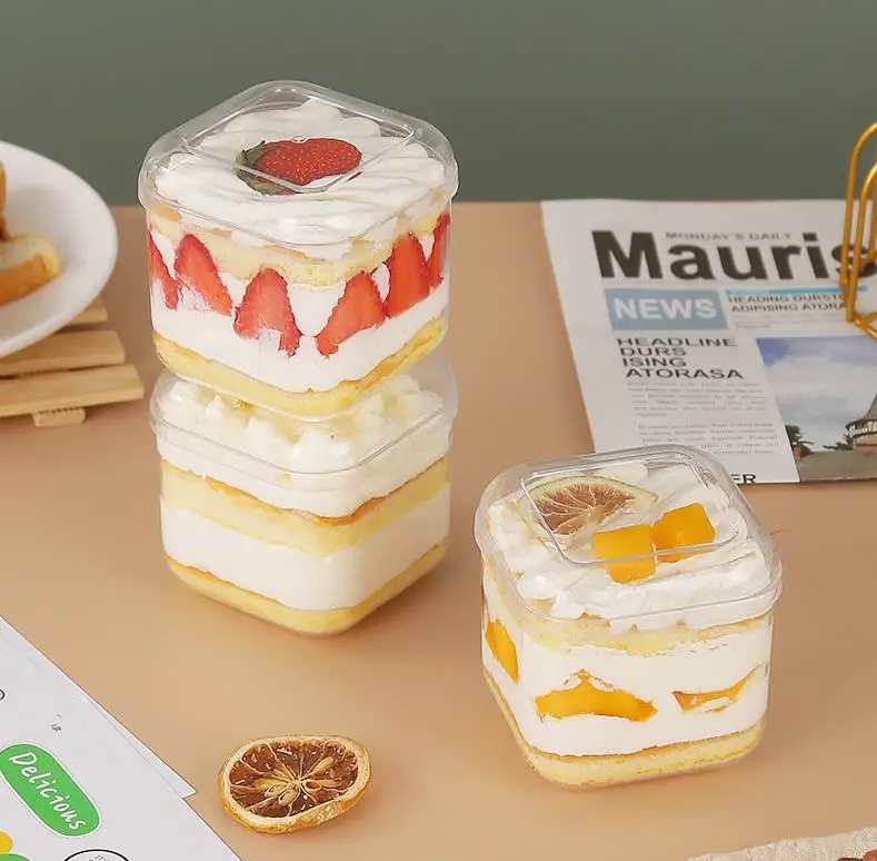 透明プラスチック製スクエアムースケーキ容器 蓋付きデザートカップ