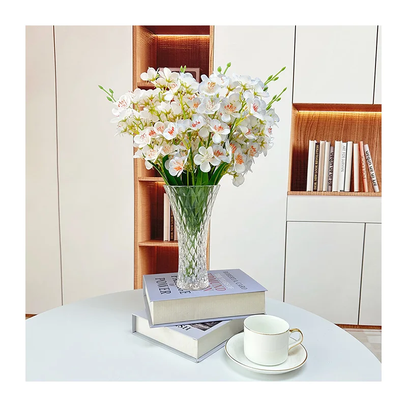 Verander Jou Ruimte met Kunsmatige Binnenlands Groen Plante