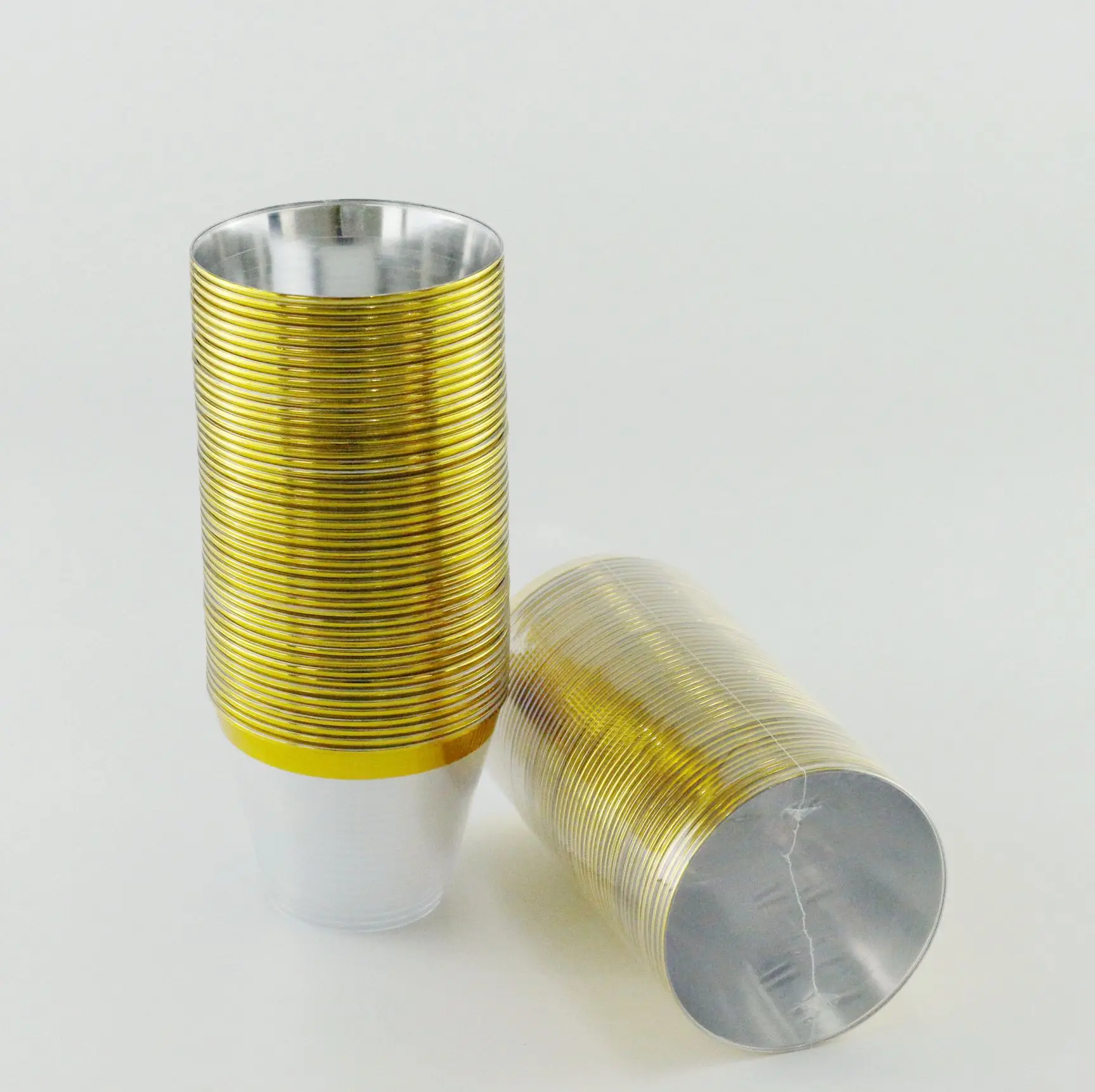 Gold Plastic Cups - Elegant 9 Oz Tumblers for Parties