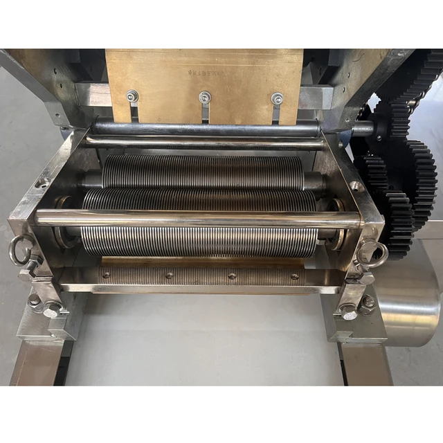 High Quality Stainless Steel Noodle Cutter Shredder, Factory Direct Stable Quality Pasta Cutting Blade for Commercial Home Use