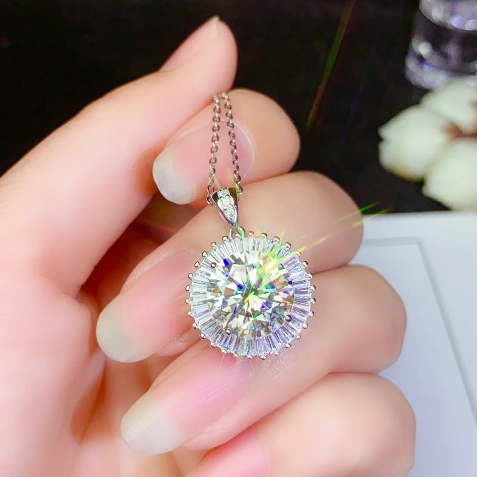 18K White Gold 5 Carat Emerald & Diamond Necklace – Vintage Creators