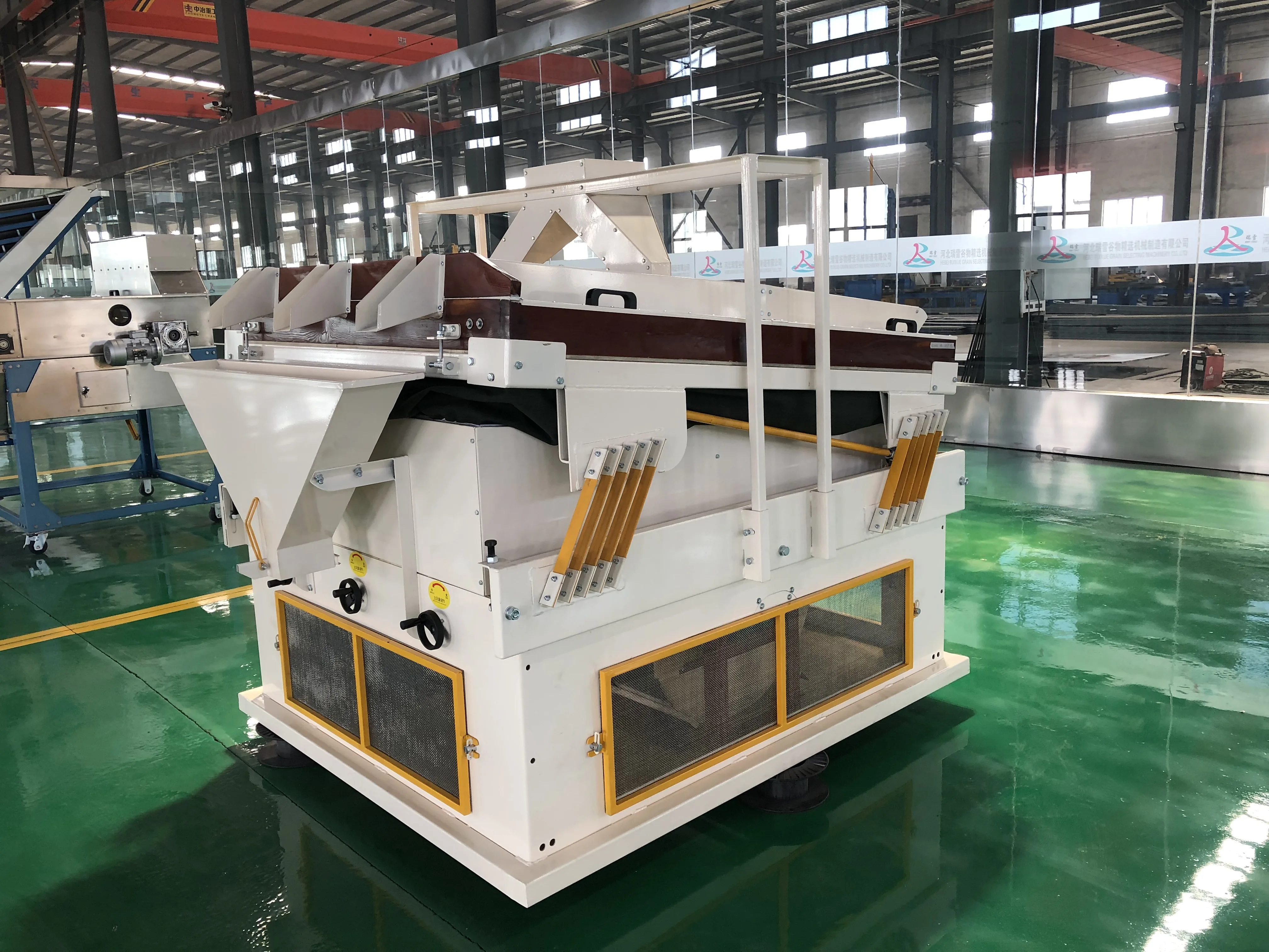 Stone Picker Removing Machine for Cleaning Seed Grain Beans