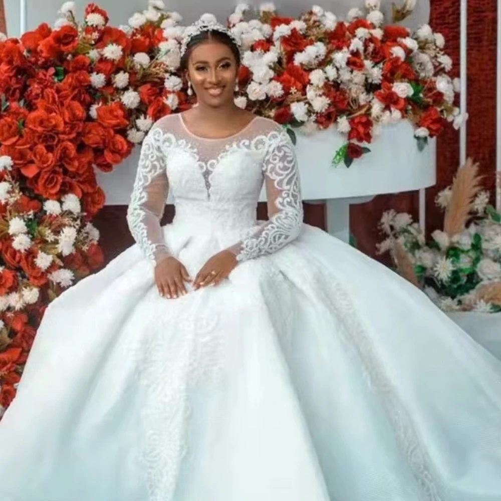 Bespoke Vintage Lace Ball Gown Wedding Dress Oem