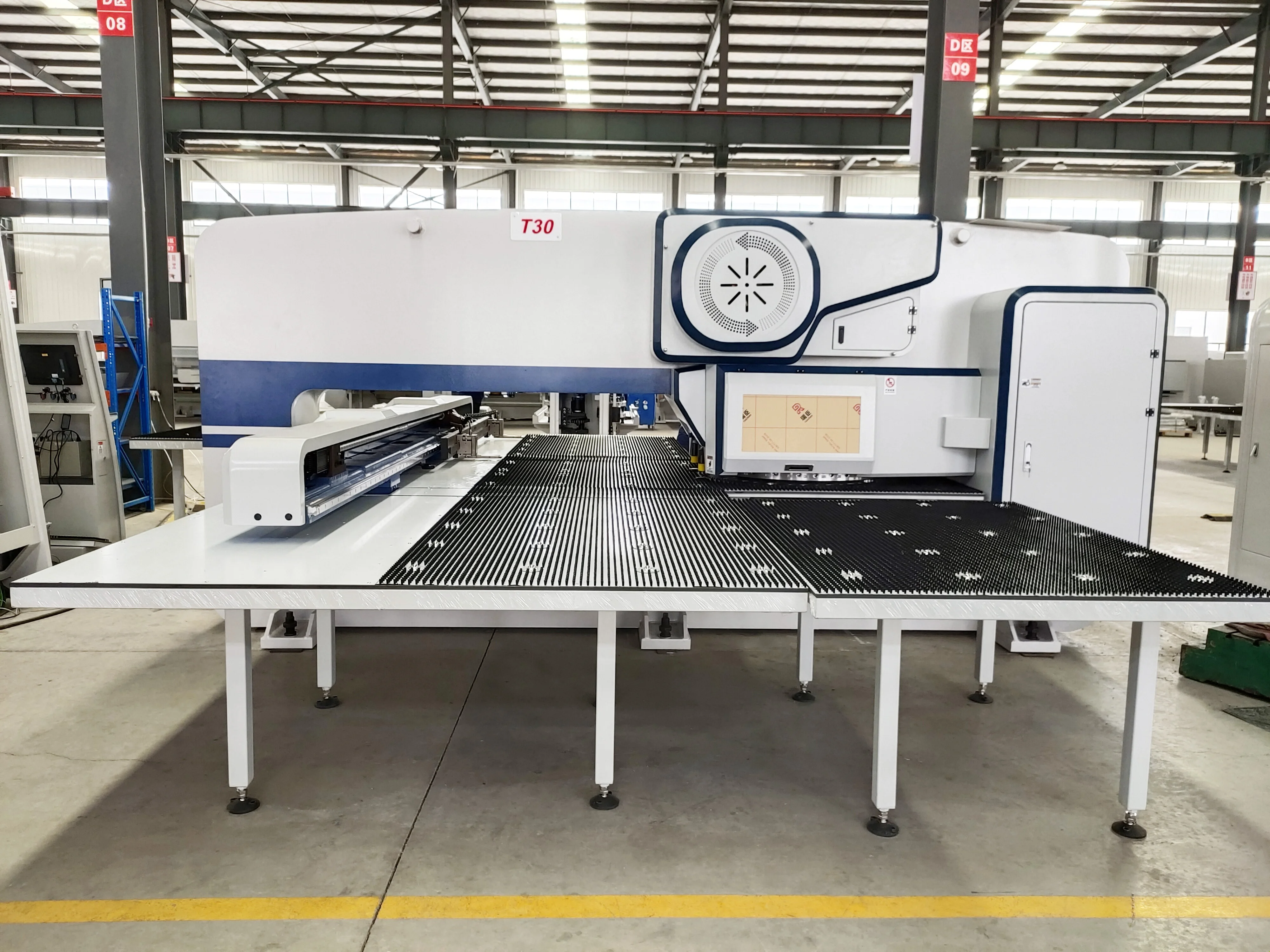 CNC Turret Punching Machine Automatic Punch Press for Sheet Metal
