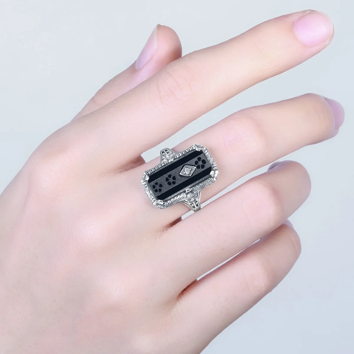 ヴィンテージブラックオニキスリング女性用シルバージュエリーゴシック 