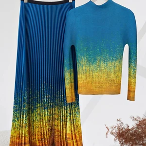 Women's High Quality Pleated Suit Fashionable Elastic Gradient Top and Long Skirt Casual Two-Piece Set With Print Fabric