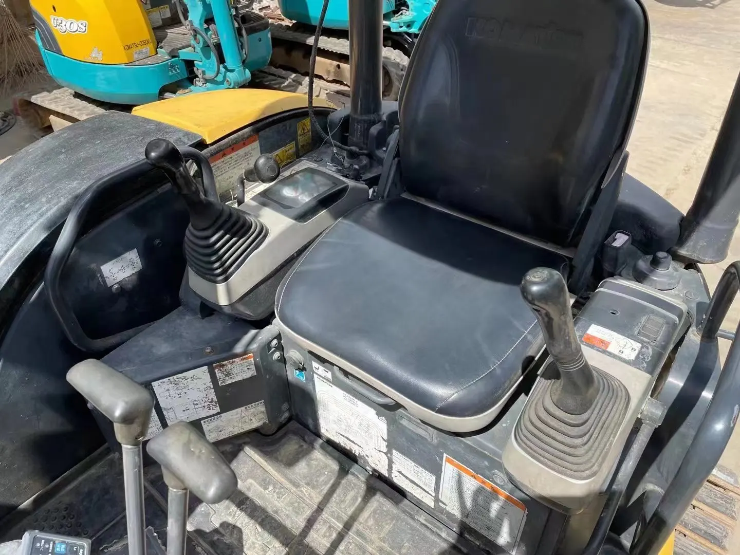 2020 Model Komatsu PC35 Mini Excavator with 3.5TON Operating Weight and 0.2m³ Bucket Capacity