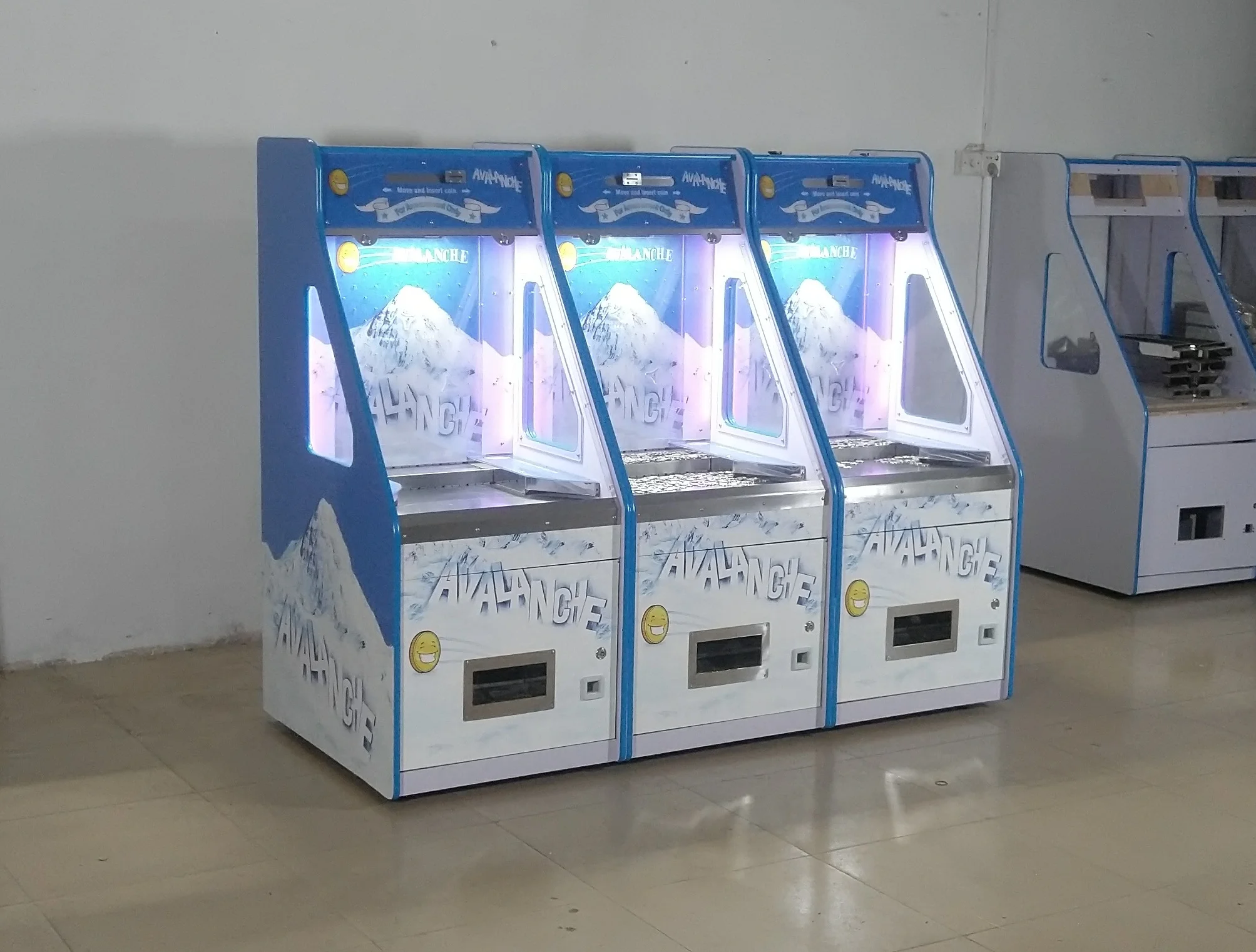 【未使用】100円コインゲーム機 KJSゲーム機　シャープ製 残り1台！動作品 楽天市場】コインゲーム コイン落としゲーム メダルゲーム