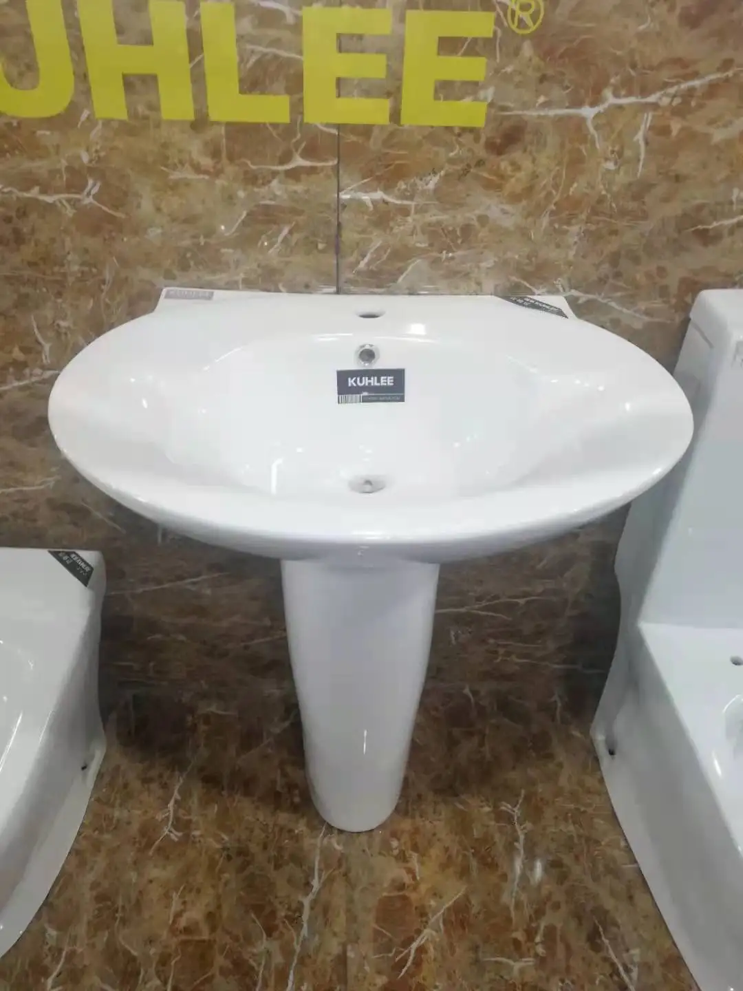 Wholesale Price Free Standing Art Basin With Pedestal Bathroom Ceramic Hand Wash Basin Sink